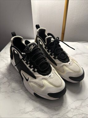 Nike White and Black Retro-Style Running Sneakers